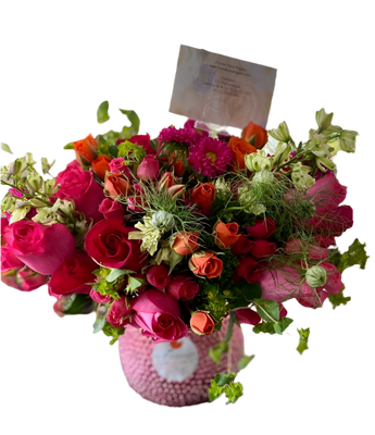 Fantasía de flores de Doral Roses Miami, arreglos florales coloridos y elegantes para decorar espacios.