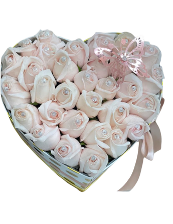 Ramo de flores "Incredible" de Doral Roses Miami con rosas y flores variadas en un arreglo elegante.