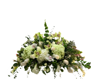 Ramo de flores blancas y rosas para boda de la marca Doral Roses Miami, decorativo y elegante para eventos especiales.