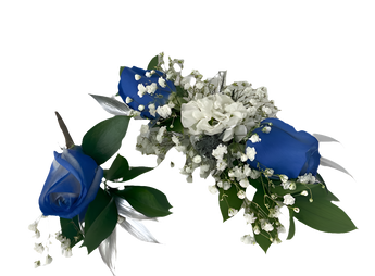 Flor de prom en azul con brazalete y botonier de Doral Roses Miami, flores elegantes para ocasiones especiales