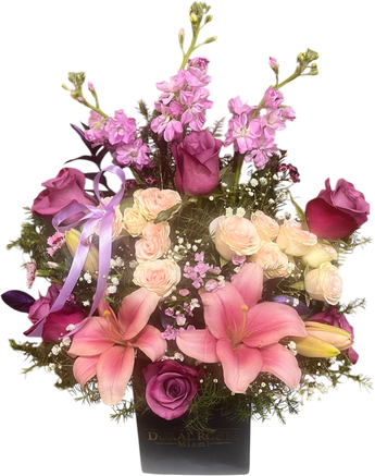 Ramo de flores moradas para mamá de Doral Roses Miami, con flores elegantes, ideal para entrega hoy en Miami.