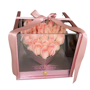 rosas rosadas en caja de lujo