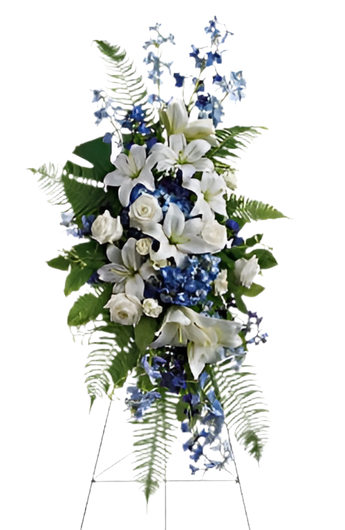 Arreglo funerario Brisa del Océano de Doral Roses Miami con flores blancas y azules para condolencias y emociones profundas.